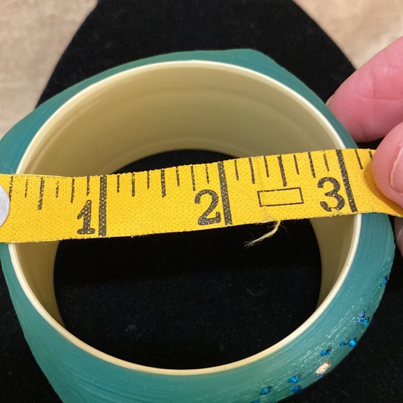 3 Acrylic Bangle Bracelets - Picture 5 of 7